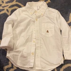 White Gap button down shirt